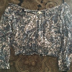 Size L crop off shoulder top